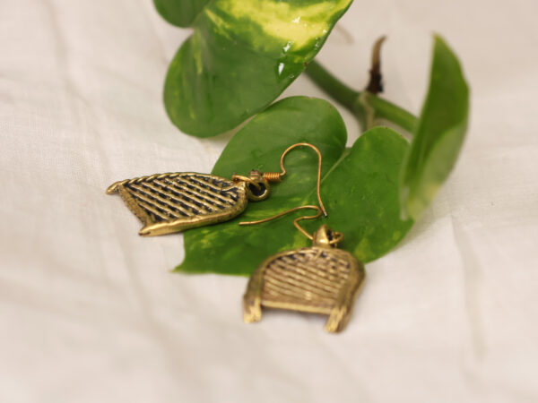 Dokra Kulo Shaped Ear Ring